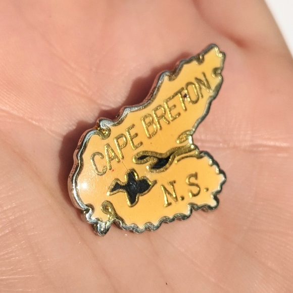 Cape Breton Nova Scotia enamel pin geographic map outline - Picture 2 of 4